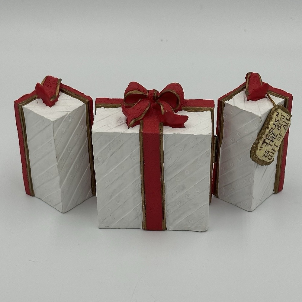 House of Lloyd Christmas Around the World Resin Nativity Gift Box Red Bow 2.25" - Picture 5 of 10